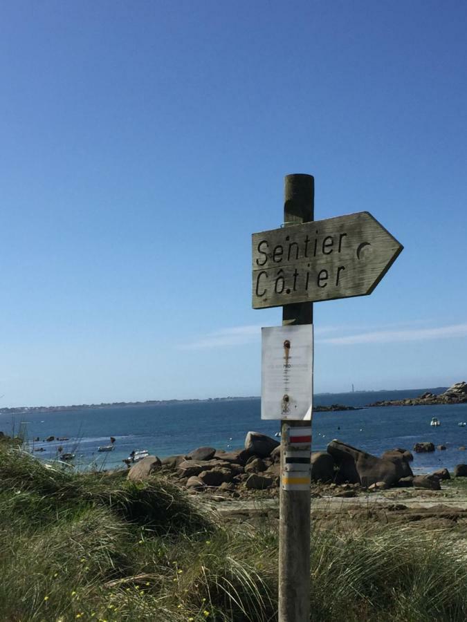 Maison Proche Bord De Mer Guissény Esterno foto